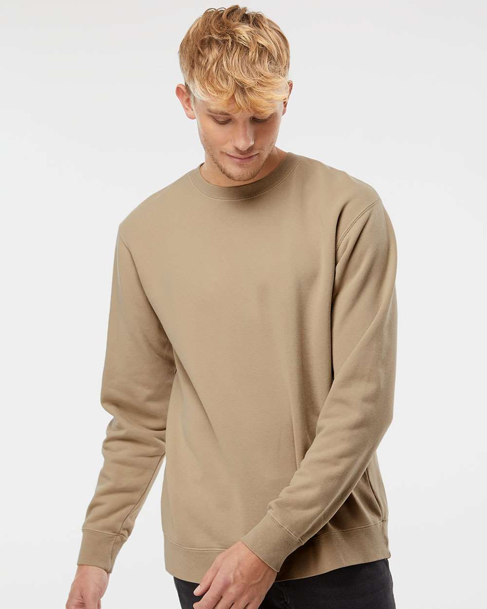 Midweight Pigment-Dyed Crewneck Sweatshirt / Pigment Sandstone / East Beach