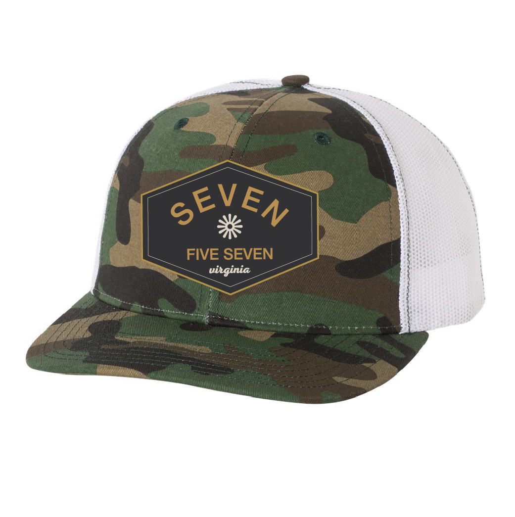 Snapback Trucker Cap / Camo & White / 757