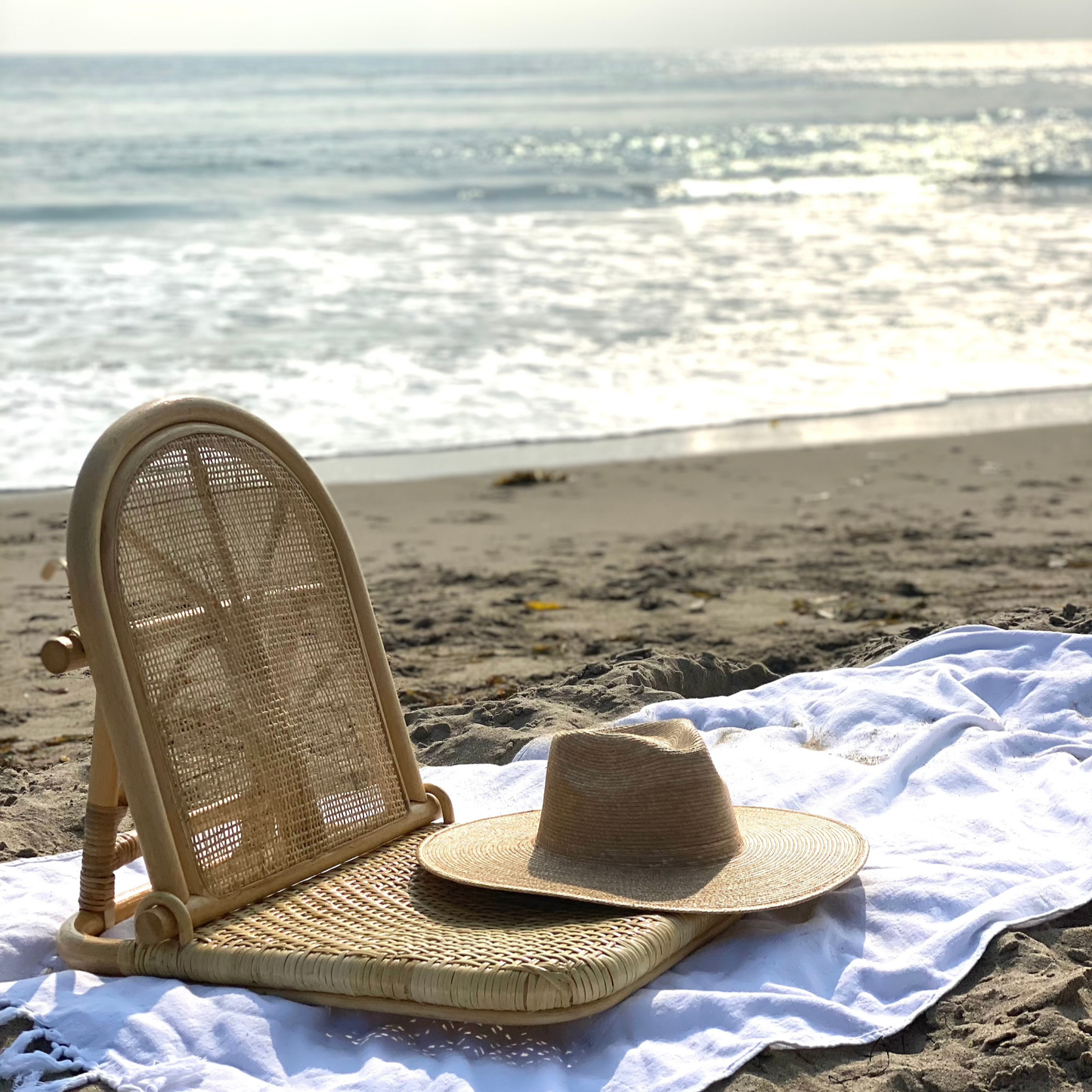 Indah Rattan Beach Chair Resol Beach