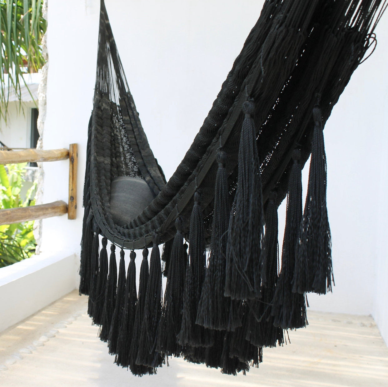 Fringe Hammock - Vintage Black Resol Beach